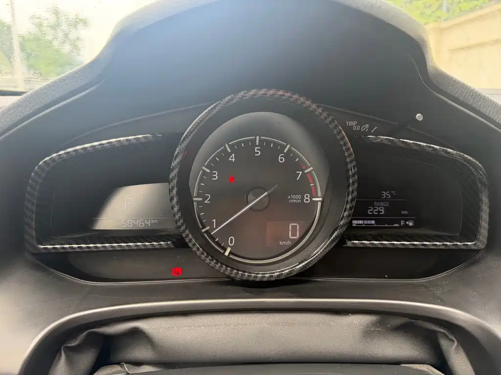 Mazda 3 Axela 2017 — фото 10