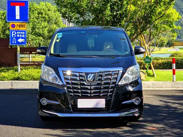 Toyota Alphard 2011