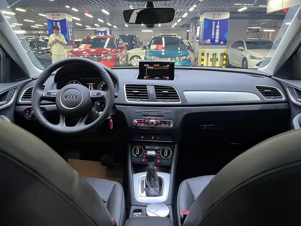 Audi Q3 2018 — фото 15