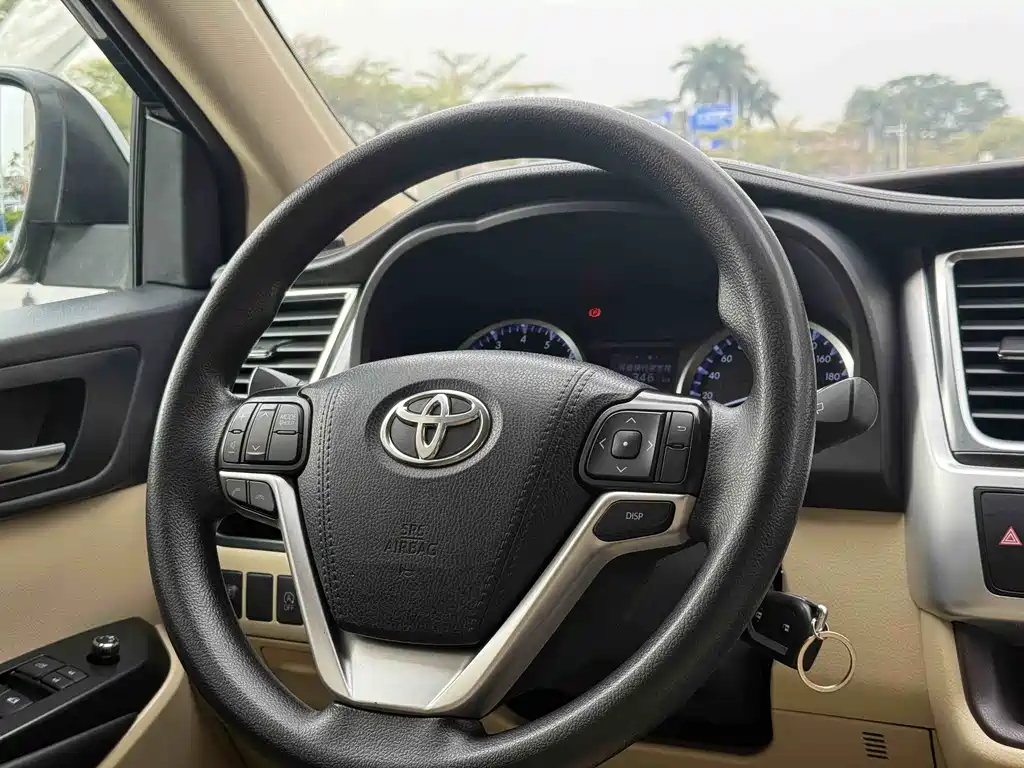 Toyota Highlander 2018 — фото 16