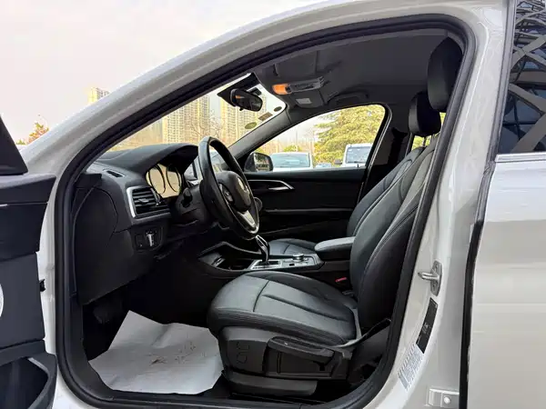 BMW 1 Series 2021
