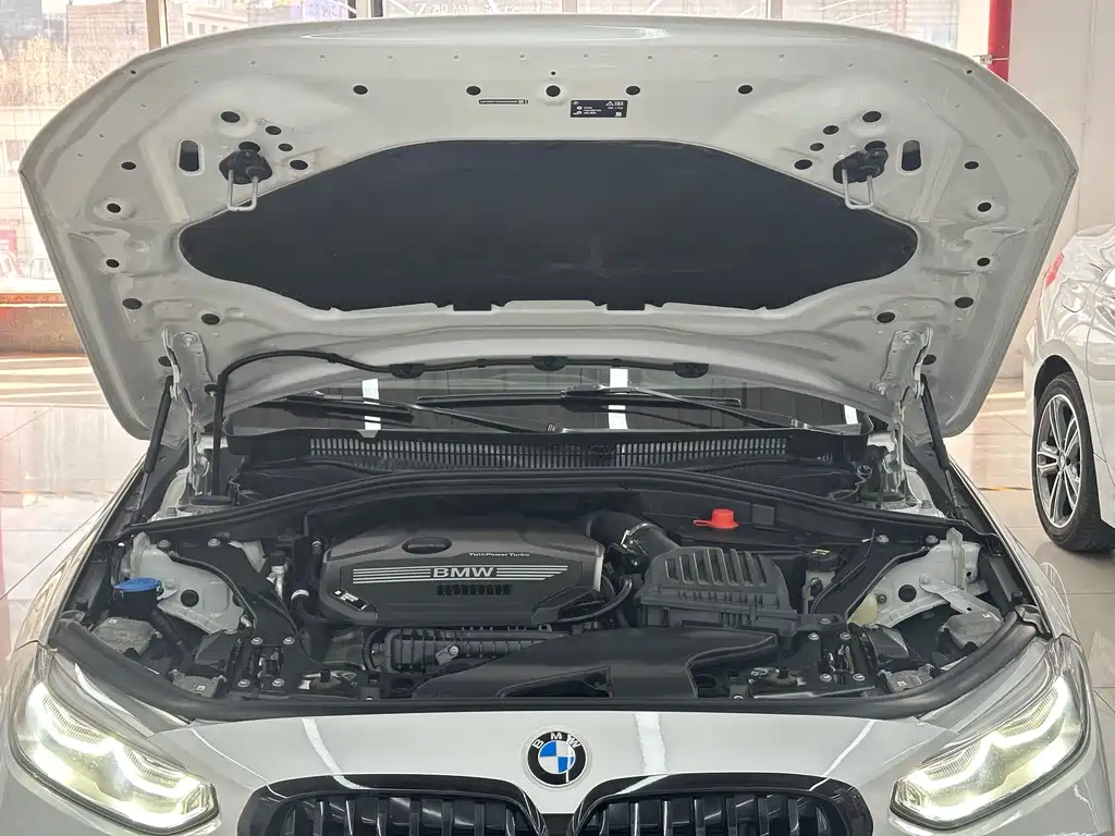 BMW 1 Series 2022 — фото 17