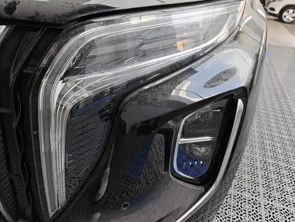 Hongqi HS7 PHEV 2025