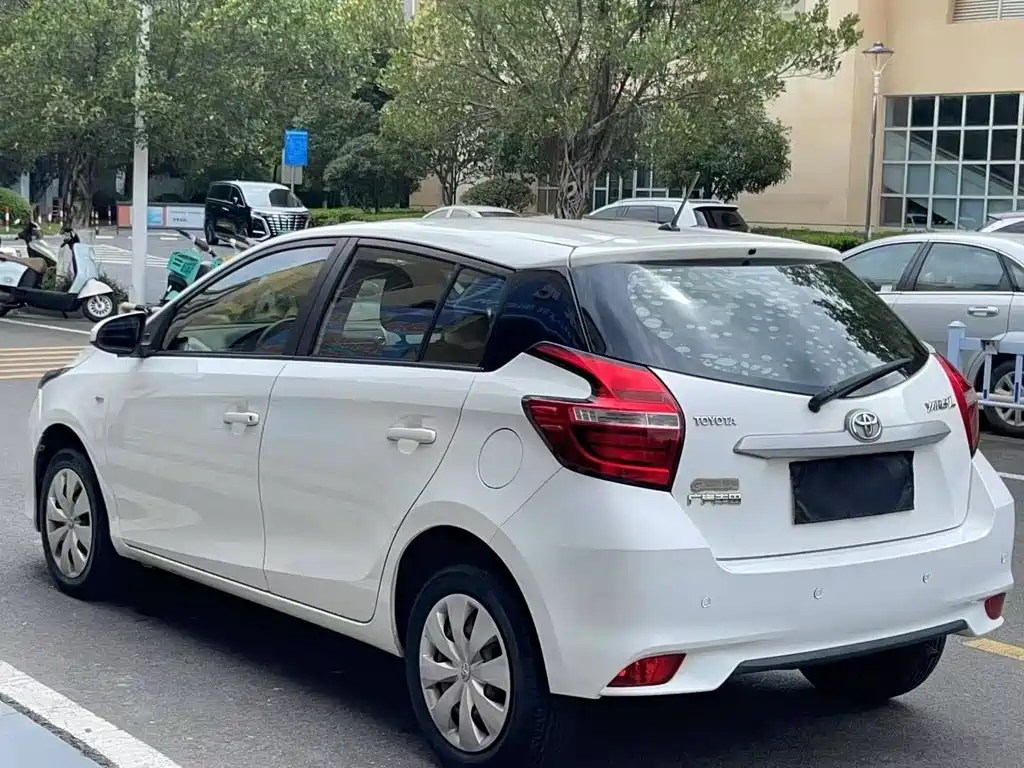 Toyota Yaris L 2019 — фото 4