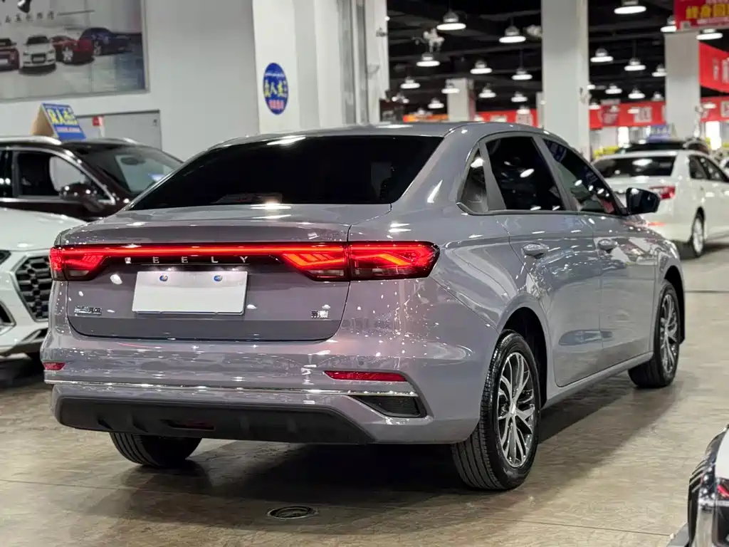 Geely Emgrand 2026