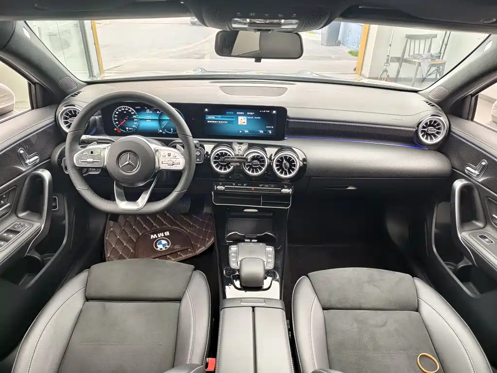 Mercedes-Benz A-Class 2023 — фото 8