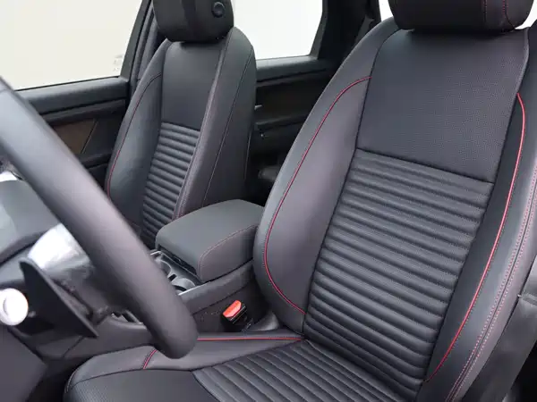 Land Rover Discovery Sport 2021