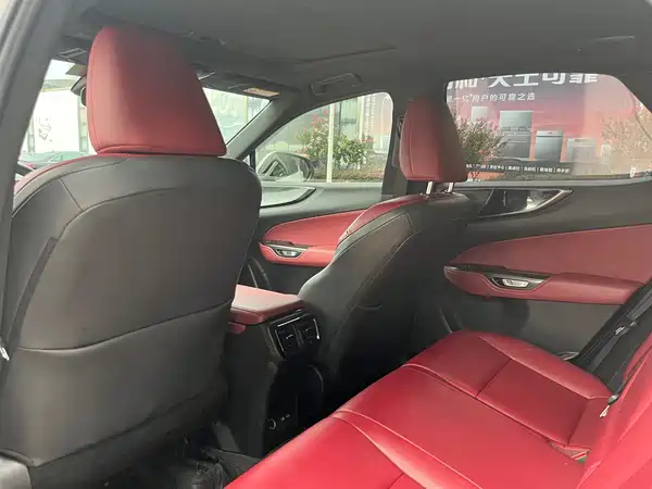 Lexus NX 2023