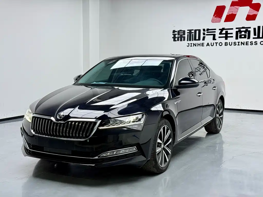 Skoda Superb 2023 — фото 1