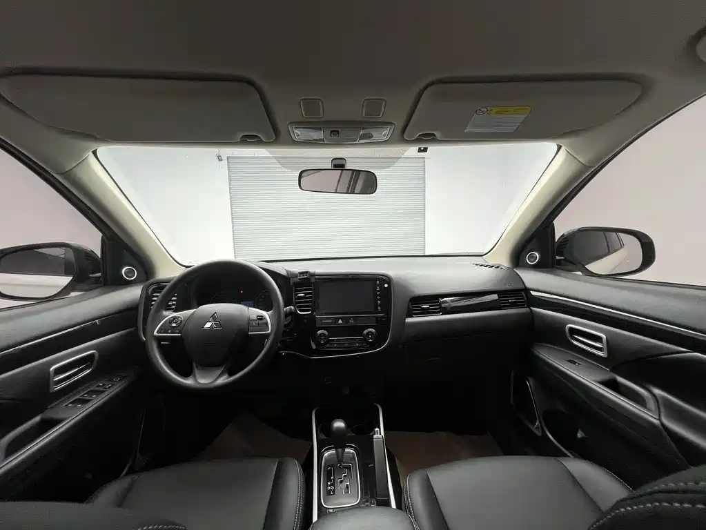 Mitsubishi Outlander 2021 — фото 14