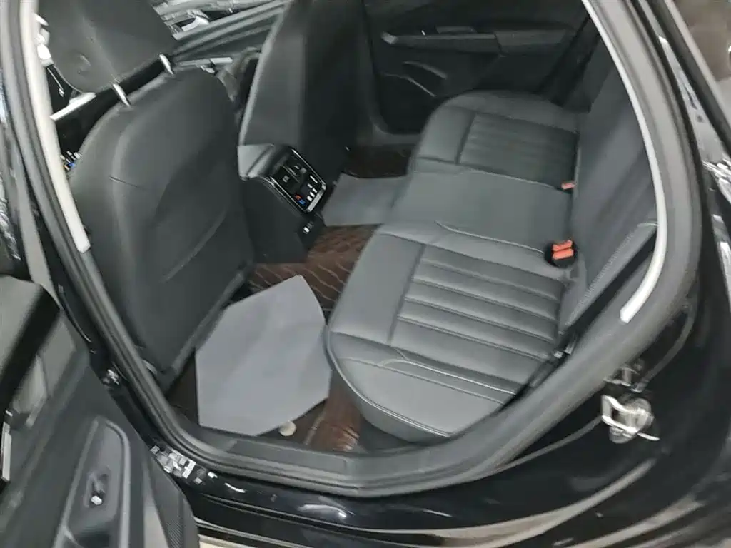 Volkswagen Passat PHEV 2022 — фото 17