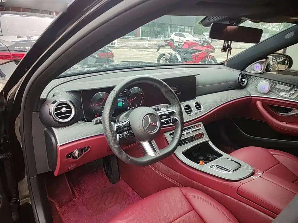 Mercedes-Benz E-Class 2023 — фото 10
