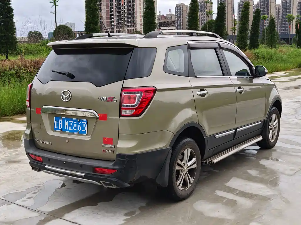 BAIC Huansu S3 2014 — фото 4