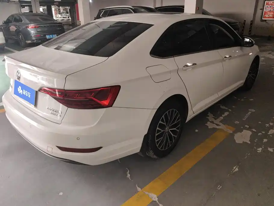 Volkswagen Sagitar 2020