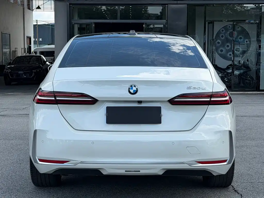 BMW 5 Series 2024