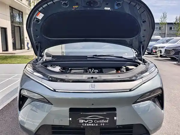 BYD Tang L 2025
