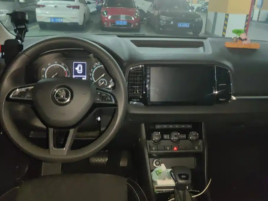 Skoda Karoq 2021 — фото 12