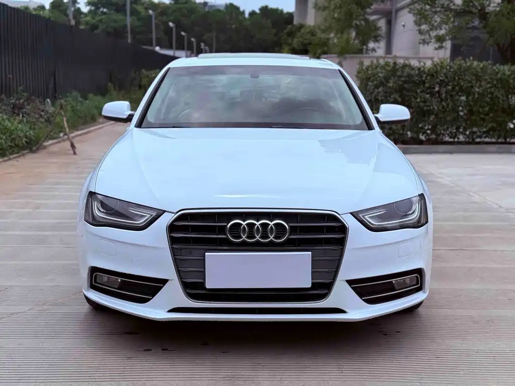 Audi A4L 2013 — фото 2