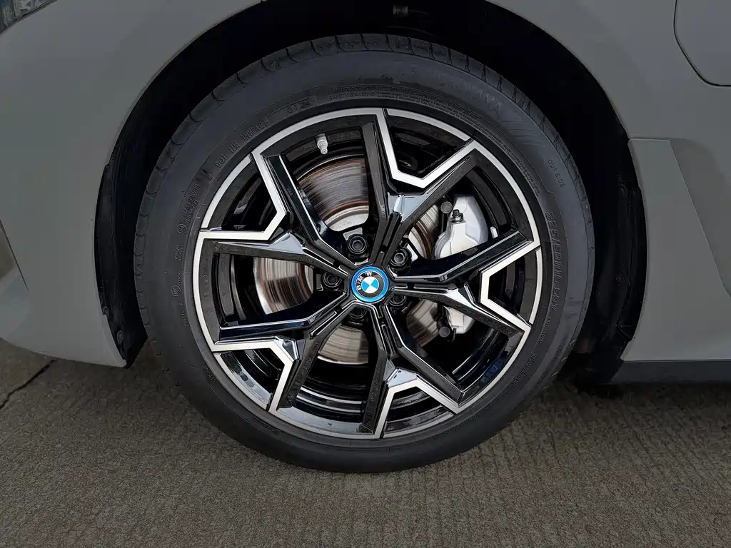 BMW i3 2024 — фото 12