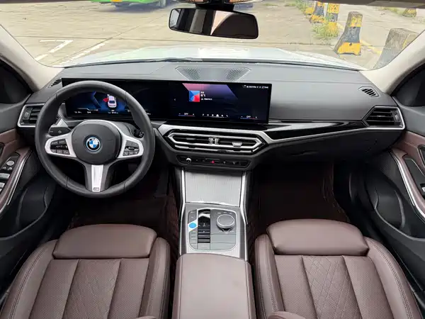 BMW i3 2024