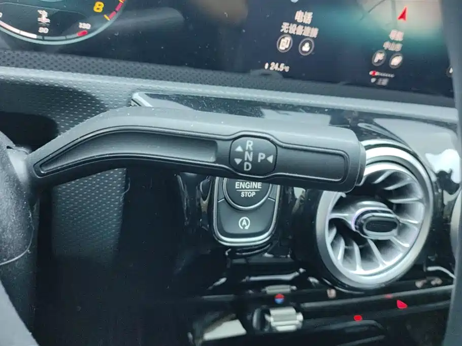 Mercedes-Benz A-Class 2022 — фото 16