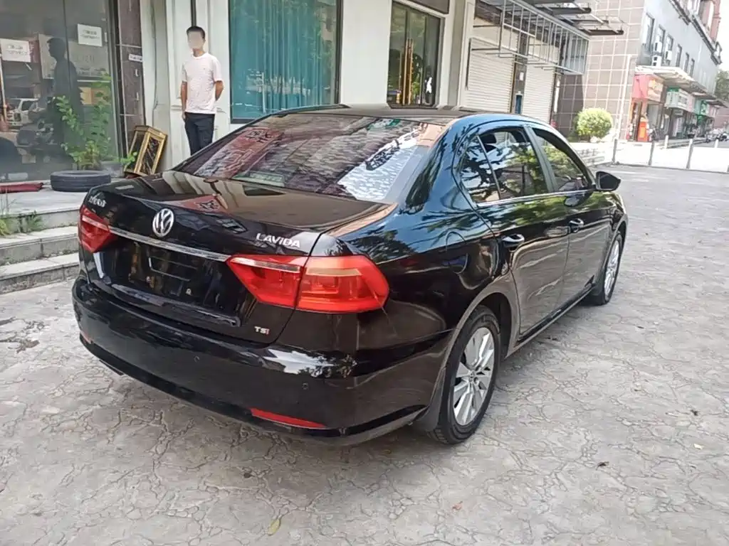 Volkswagen Lavida 2015