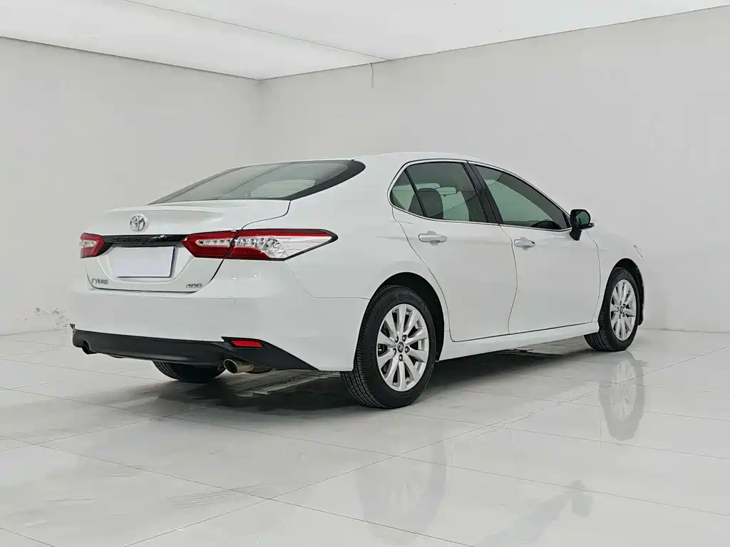 Toyota Camry 2020 — фото 3