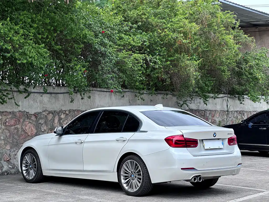BMW 3 Series 2019 — фото 5