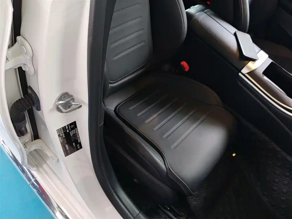 Mercedes-Benz C-Class 2023 — фото 25