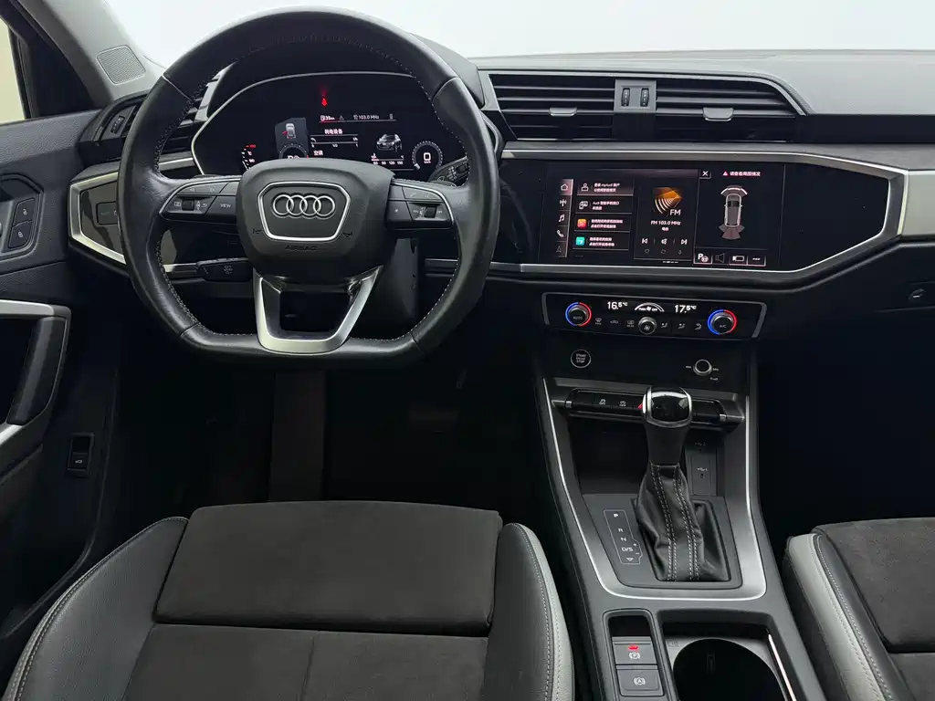Audi Q3 2022 — фото 12