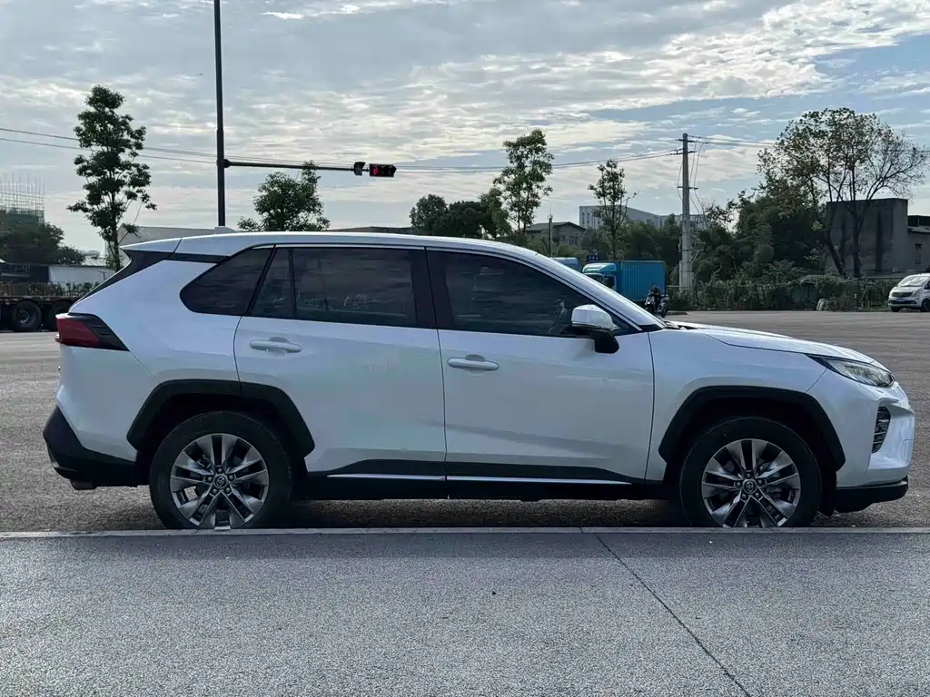 Toyota Wildlander 2022 — фото 17