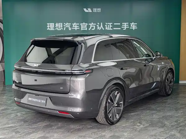 Li Auto L8 2025