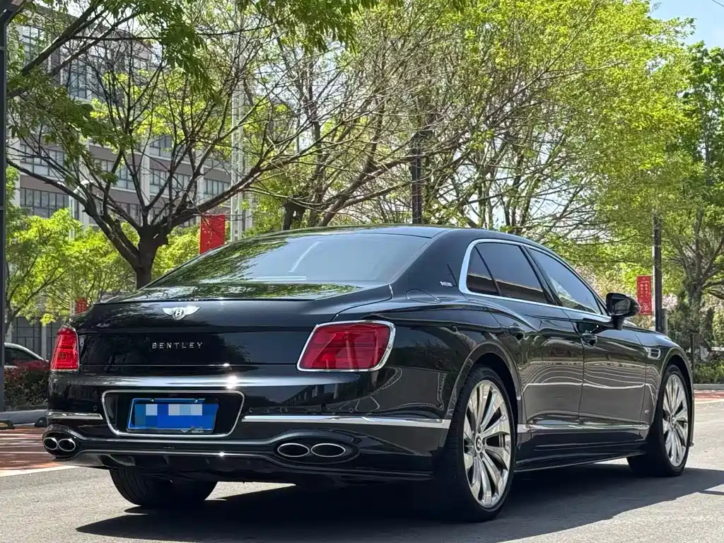 Bentley Flying Spur 2021 — фото 15