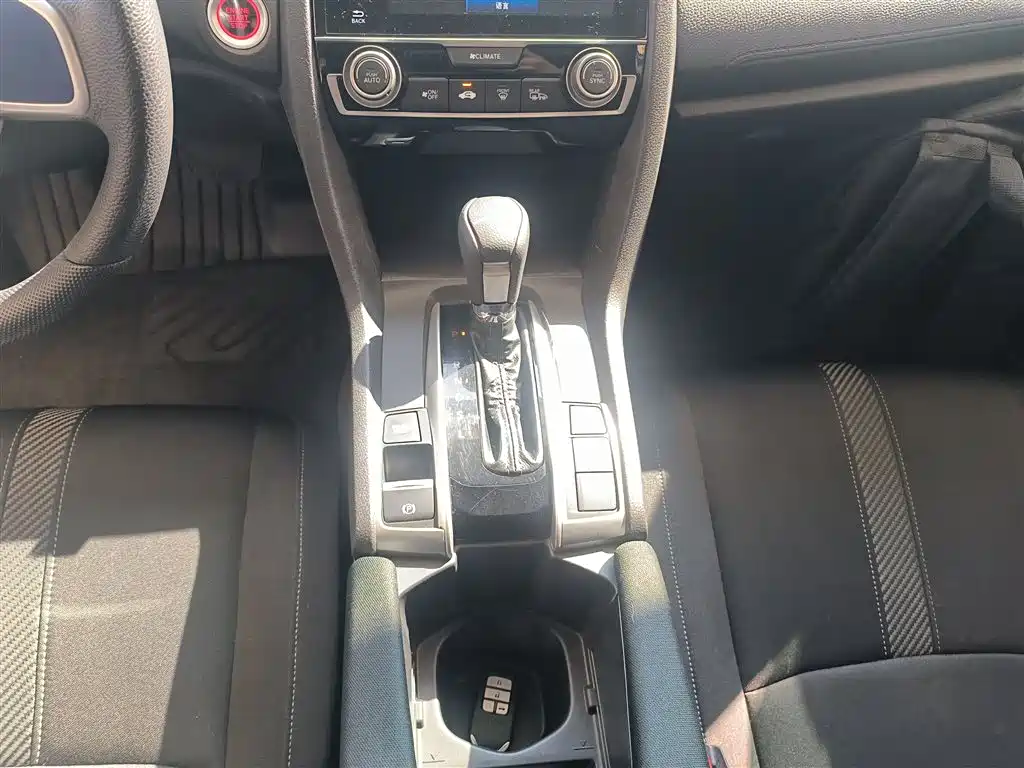 Honda Civic 2017 — фото 10