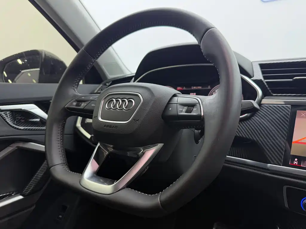 Audi Q3 2022 — фото 16