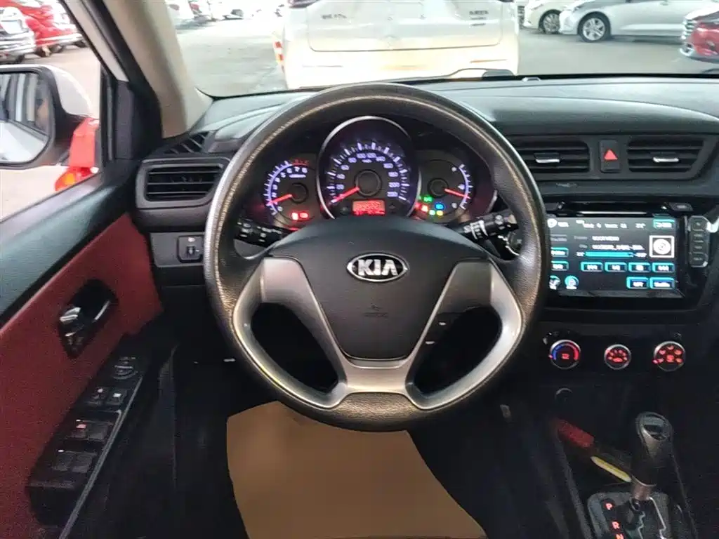 Kia K2 2016 — фото 11