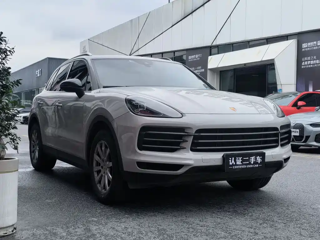 Porsche Cayenne 2019 — фото 10