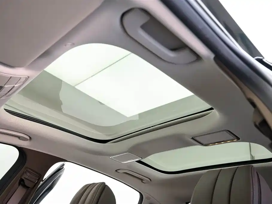 Mercedes-Benz E-Class 2023 — фото 24