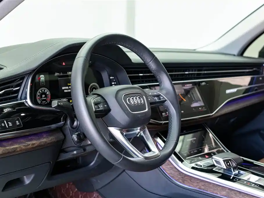 Audi Q7 2023 — фото 19