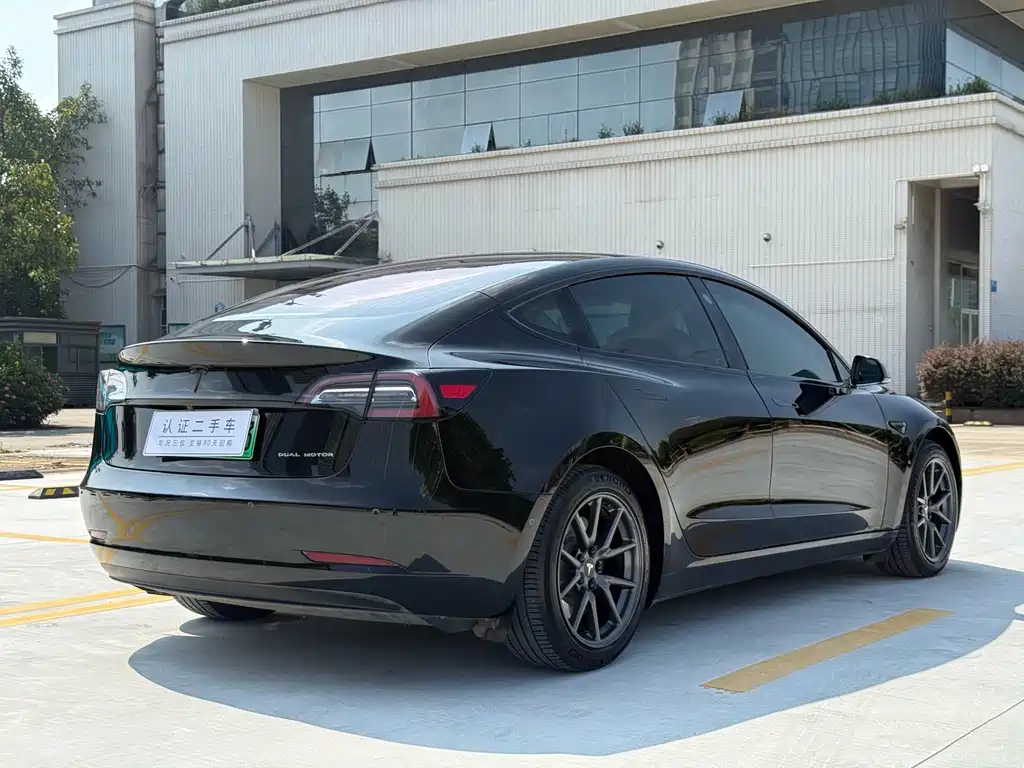 Tesla Model 3 2019 — фото 15