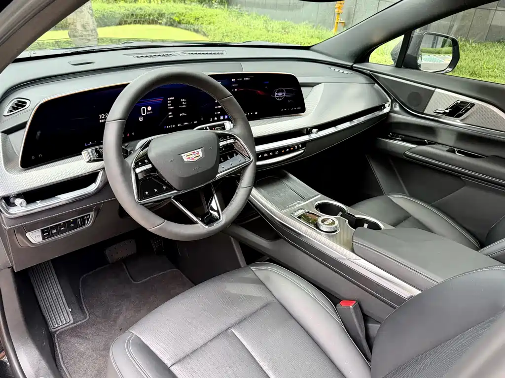 Cadillac XT5 2025 — фото 14
