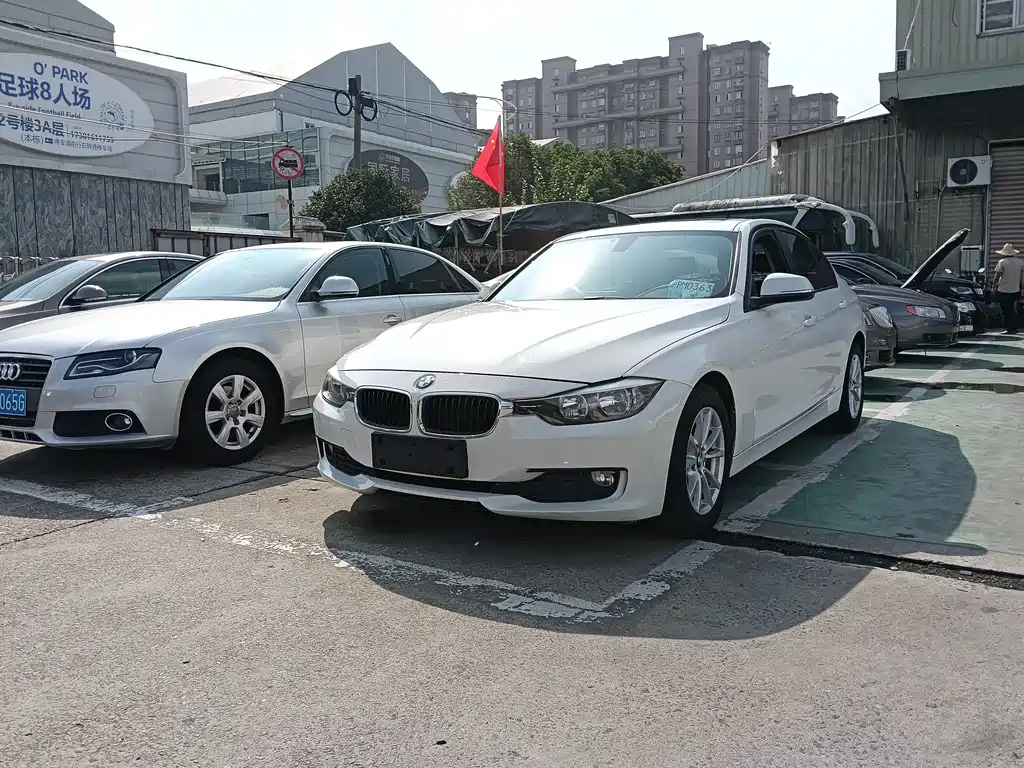BMW 3 Series 2013 — фото 1