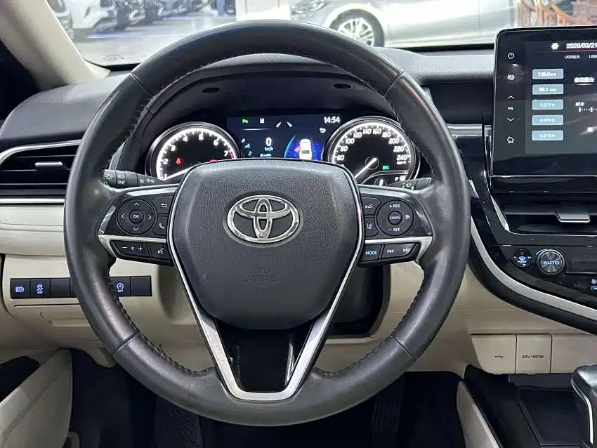 Toyota Camry 2021 — фото 16