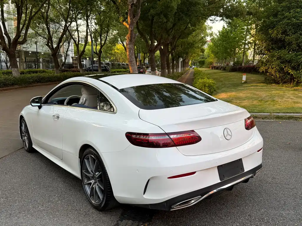 Mercedes-Benz E-Class 2022 — фото 20