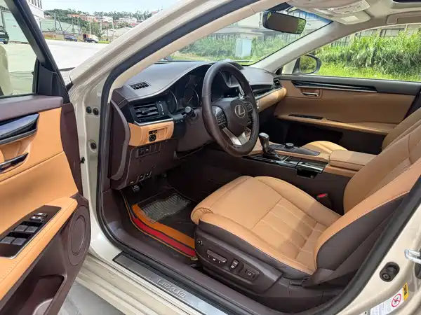 Lexus ES 2015