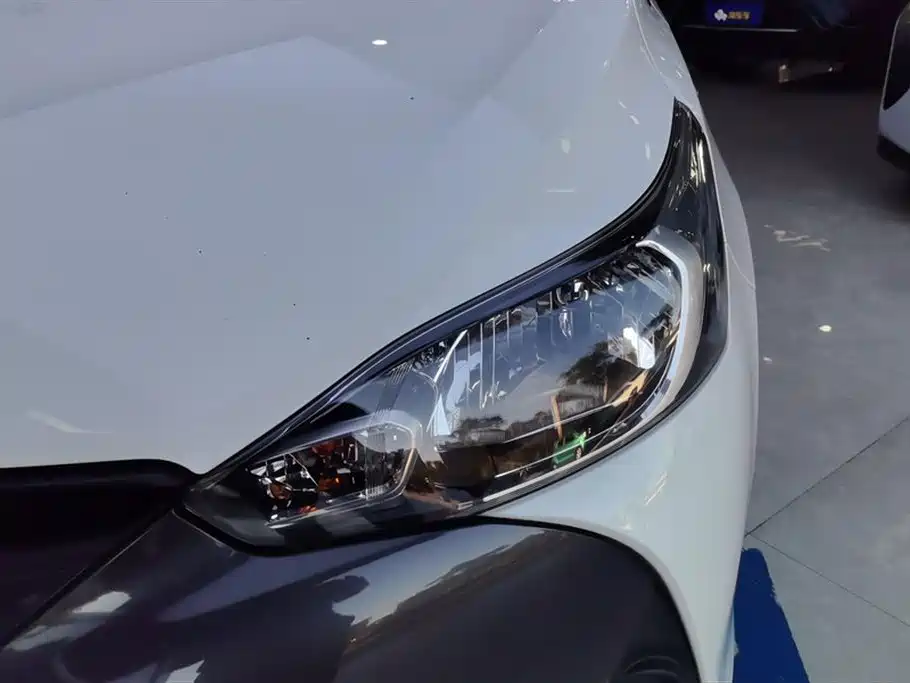 Toyota Yaris L 2019 — фото 5
