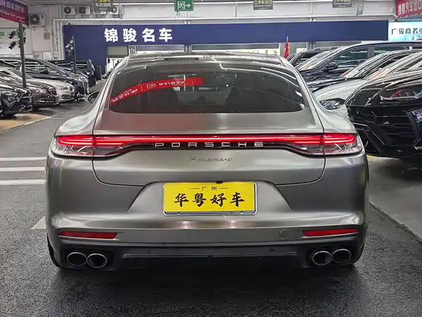 Porsche Panamera 2021