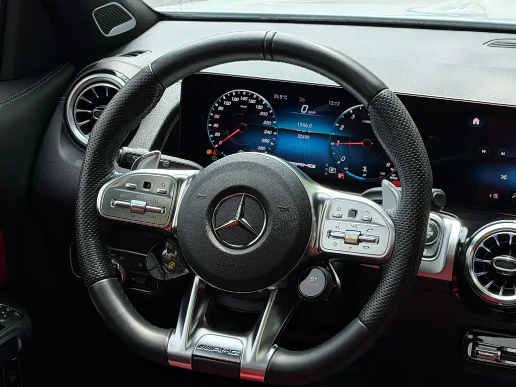 Mercedes-Benz GLB AMG 2023 — фото 8