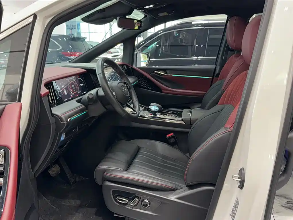 GAC Motor Trumpchi M8 2024 — фото 15