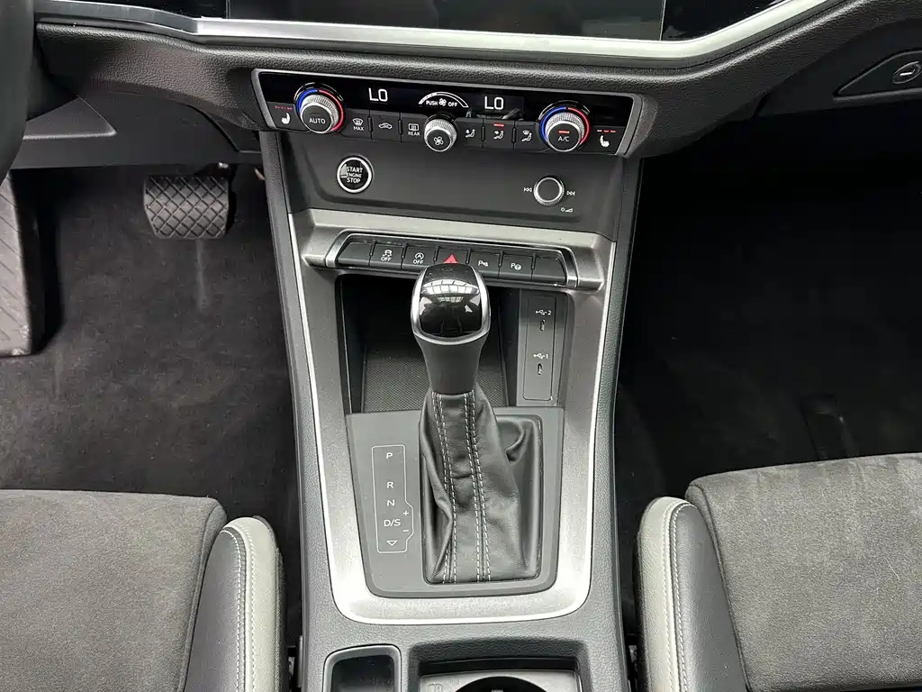 Audi Q3 2022 — фото 15